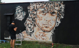 Rambo na Górnym. Zobaczcie jak powstawał mural - ZDJĘCIA 