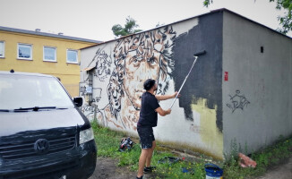 Rambo na Górnym. Zobaczcie jak powstawał mural - ZDJĘCIA 