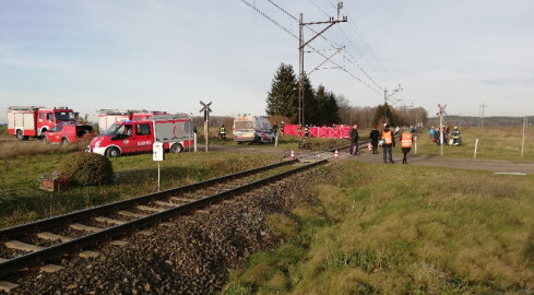 Dwóch 20-latków zginęło na torach. Ruch kolejowy wstrzymany  - grafika