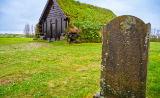 Wiara w Elfy i Trolle jest tu powszechna. Islandia kraina Mordoru i lodowców