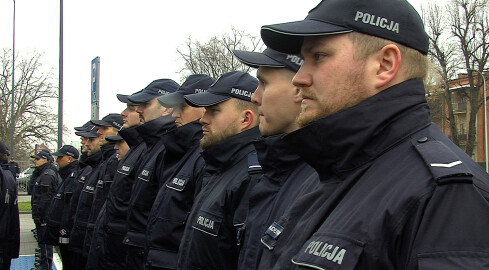 Policja kusi wysokimi zarobkami, a chętnych brak