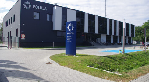 Policjant podglądał swoje koleżanki z pracy