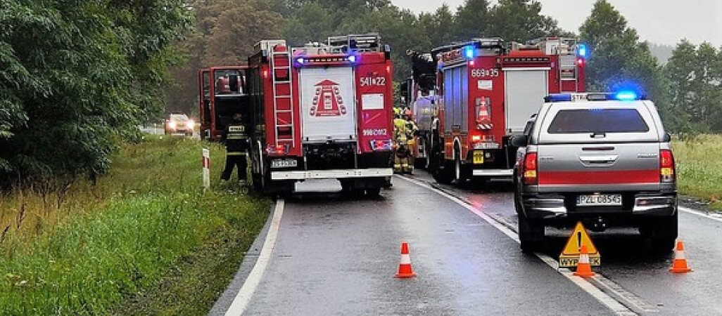 Jak grzyby – po deszczu rośnie liczba niebezpiecznych zdarzeń drogowych