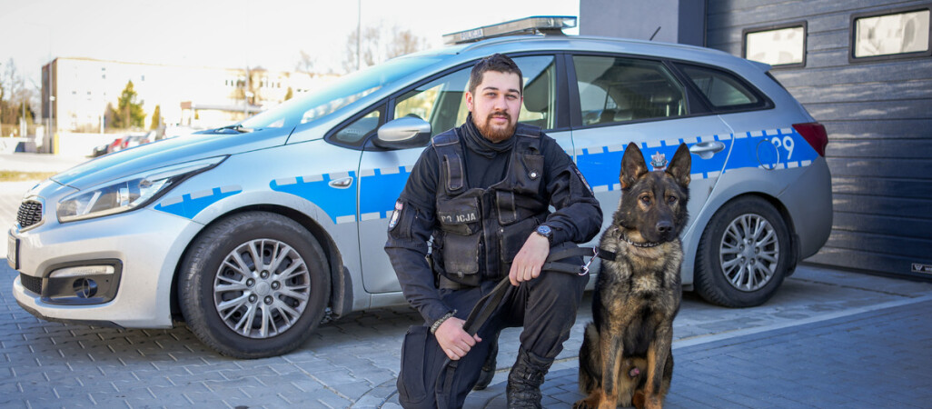 Czworonożny funkcjonariusz w szeregach pilskiej policji 