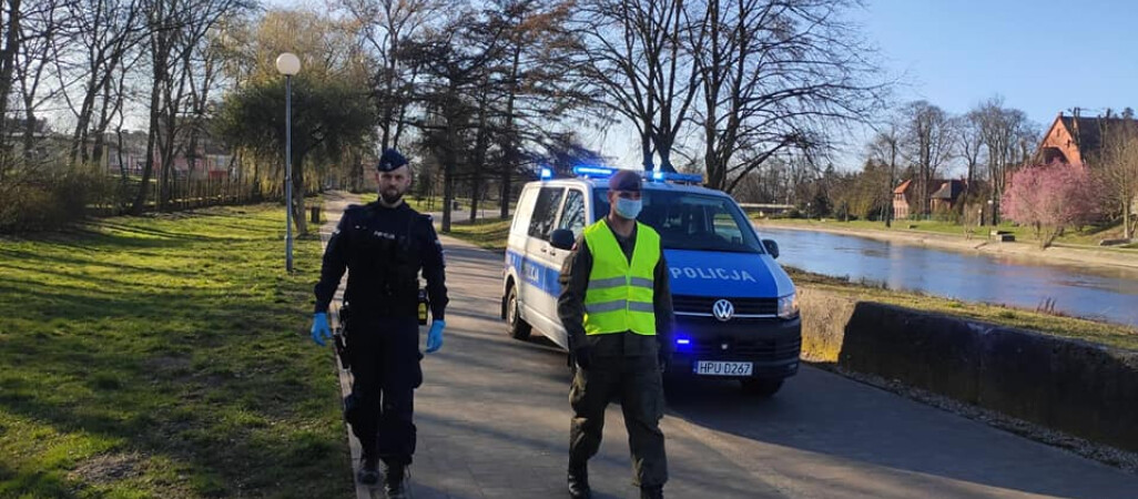 Pilscy policjanci podsumowali weekend. 30 interwencji dotyczących nowych obostrzeń