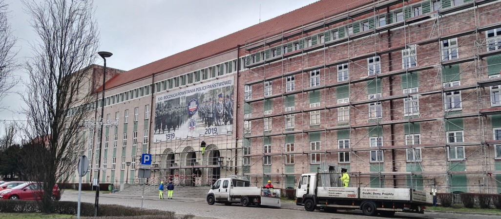 Szkoła Policji w Pile przechodzi lifting - ZDJĘCIA