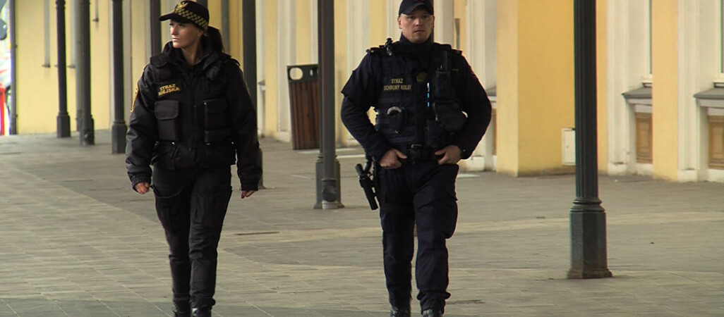 Częstsze patrole policji i straży miejskiej w związku z koronawirusem