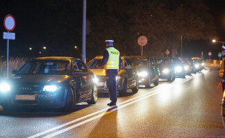 14 dowodów rejestracyjnych od tuningowanych aut zatrzymała policja 