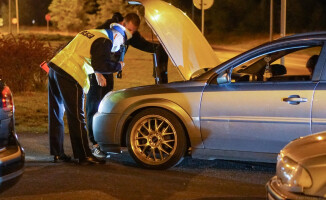 14 dowodów rejestracyjnych od tuningowanych aut zatrzymała policja 