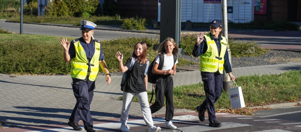 "Pomachaj kierowcy" - zachęcają policjanci. Dlaczego? 