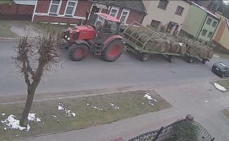 Ukradł siano. Policja dotarła do nagrania - VIDEO 