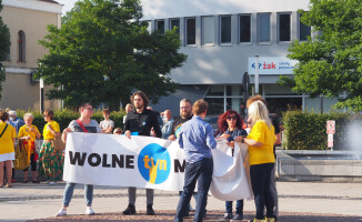 Ponad 300 osób protestowało przeciwko tzw. ustawie Lex TVN 