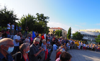 Ponad 300 osób protestowało przeciwko tzw. ustawie Lex TVN 