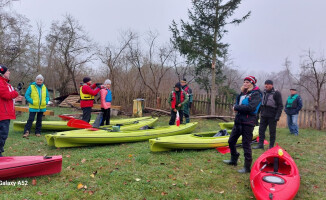 Na rowerach, w kajakach i pieszo świętowali 11 Listopada 