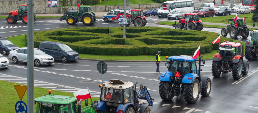 Rolnicy blokowali też DK10 i samą Piłę - ZDJĘCIA 