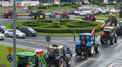 Rolnicy blokowali też DK10 i samą Piłę - ZDJĘCIA  - grafika