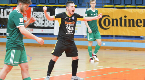 KS BestDrive Futsal Piła pewna utrzymania w 1.PLF - grafika