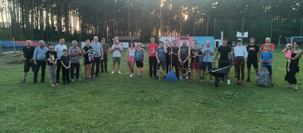 Sprzątali stadion po nawałnicy