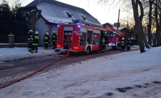 Strażacy gasili płonący olej 