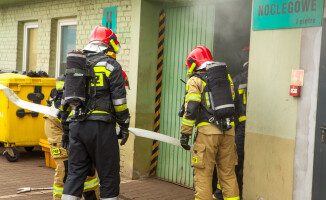 Pożar hali warsztatowej w Exalo Drilling - ćwiczenia strażaków [ZDJĘCIA] 