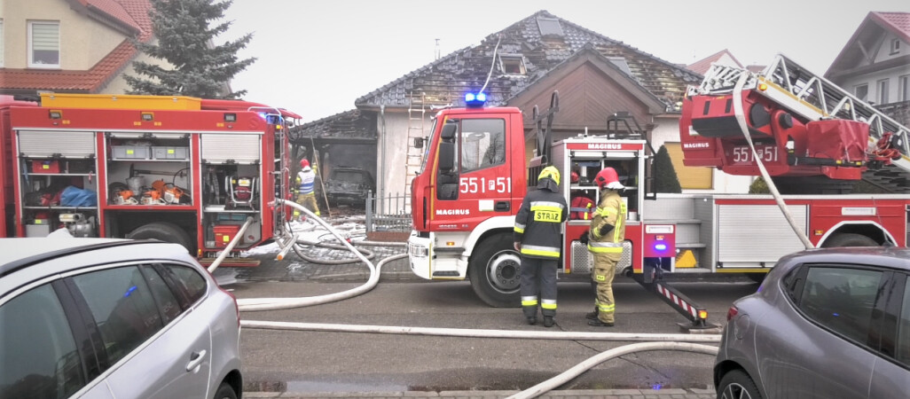 Pożar na Zielonej Dolinie. Ewakuowano 3 osoby - VIDEO