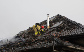 Pożar na Zielonej Dolinie. Ewakuowano 3 osoby - VIDEO