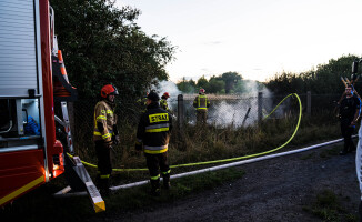 Strażacy walczyli z pożarem w Wałczu