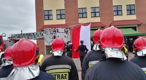 Strażacy świętowali i odbierali awanse - VIDEO  - grafika