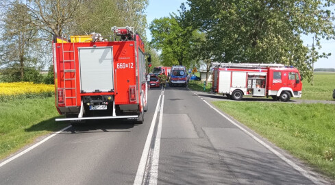 Wypadek z udziałem pięciu samochodów - grafika