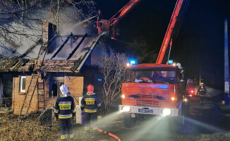 Cztery godziny strażacy walczyli z ogniem 