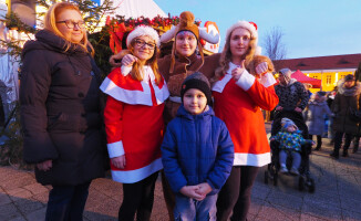 Tłumy pilan witały Świętego Mikołaja z Rovaniemi [GALERIA]