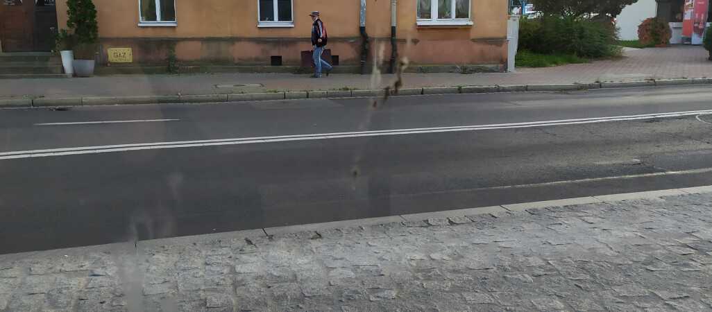 Nowy przystanek ma brudne szyby - skarży się pasażer