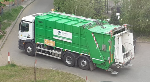 Śmieciarki do odbioru plastiku obierają też makulaturę?  - grafika