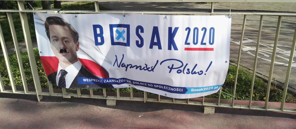 Ktoś zniszczył plakat Krzysztofa Bosaka 