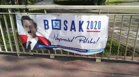 Ktoś zniszczył plakat Krzysztofa Bosaka  - grafika