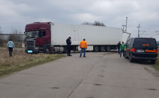 Zderzenie pociągu osobowego z ciężarówką w Pile