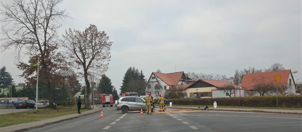 Czołowe zderzenie w Trzciance. W osobówce były dzieci 