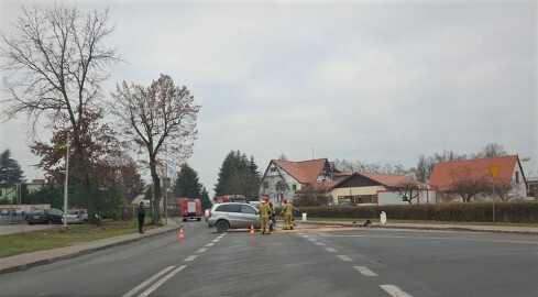 Czołowe zderzenie w Trzciance. W osobówce były dzieci  - grafika