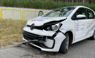 Wjechał pod wiadukt na czerwonym świetle. Później uciekł 