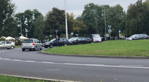 Pod prąd na rondzie? Taka sytaucja na rondzie Solidarności w Pile  - grafika