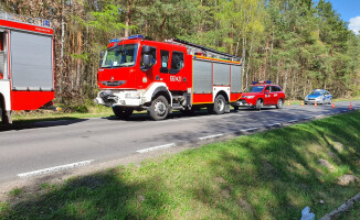 3 busy, 2 osobówki i ciężarówka zderzyły się na trasie Piła - Złotów 