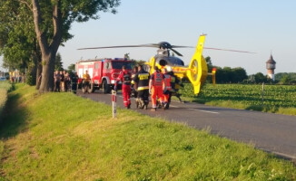 Motocyklista zderzył się z ciężarówką. Jest w stanie ciężkim 