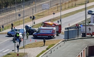 Dwie osoby poszkodowane. Wypadek na skrzyżowaniu - ZDJĘCIA 