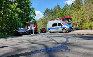 Dwie osobówki i ciężarówka zderzyły się na DK10