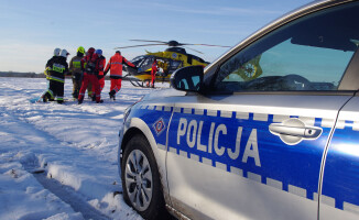 Wypadek na przejeździe kolejowym. Kierowca zmarł 