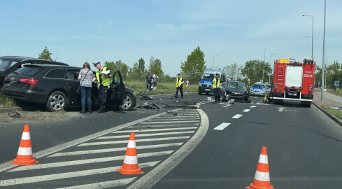 Zderzenie trzech aut w Pile. Dwóch kierowców w szpitalu  - grafika