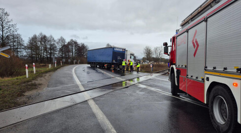 DK 11 w okolicach Ługów Ujskich nieprzejezdna [AKTUALIZACJA] - grafika