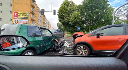 Kolizja na jednym z pilskich skrzyżowań - grafika