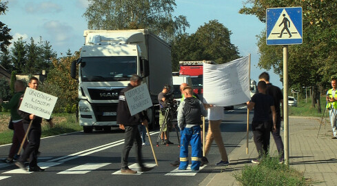 Przedsiębiorcy zablokowali DK10. Nie dostali pieniędzy za prace przy - grafika