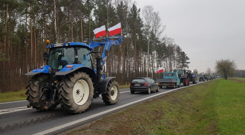 Rolnicy blokują DK11 na odcinku Jastrowie - Podgaje - grafika